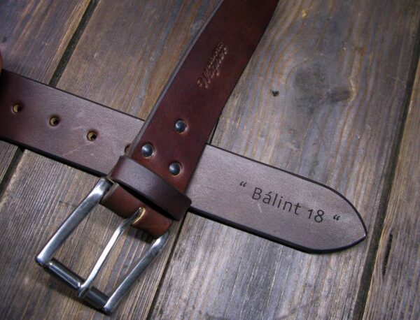 barna bőr öv